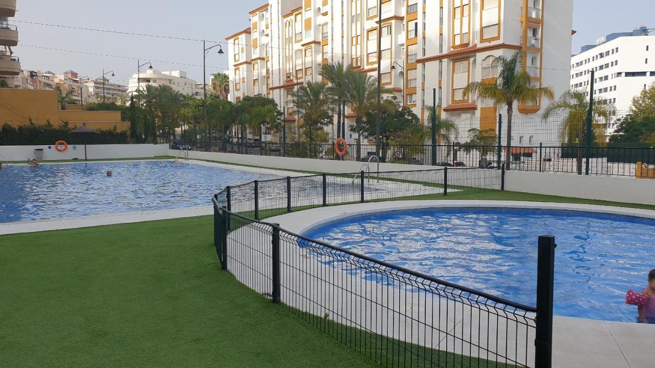Estepona Puerto Apartment Exterior foto